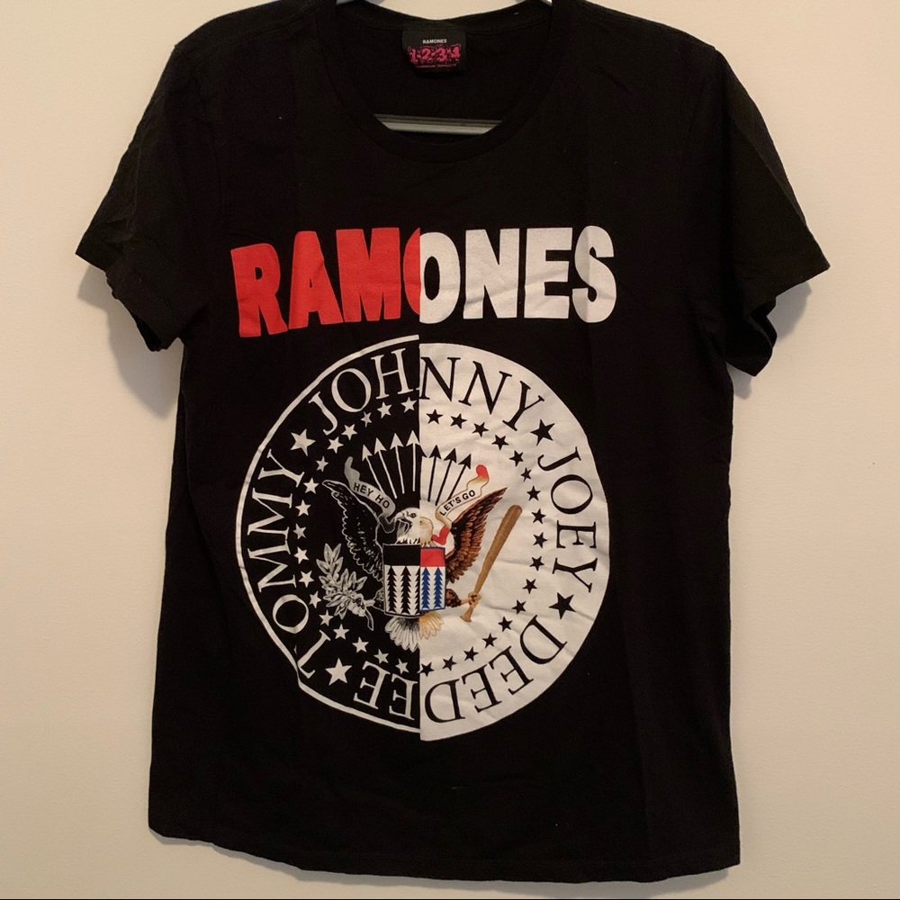 Ramones Black Tee